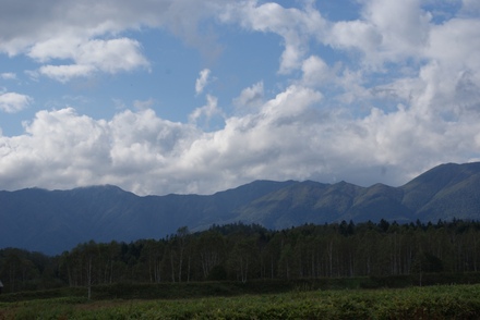 7.音更山１９３２ユニ石狩岳１７５６web.JPG